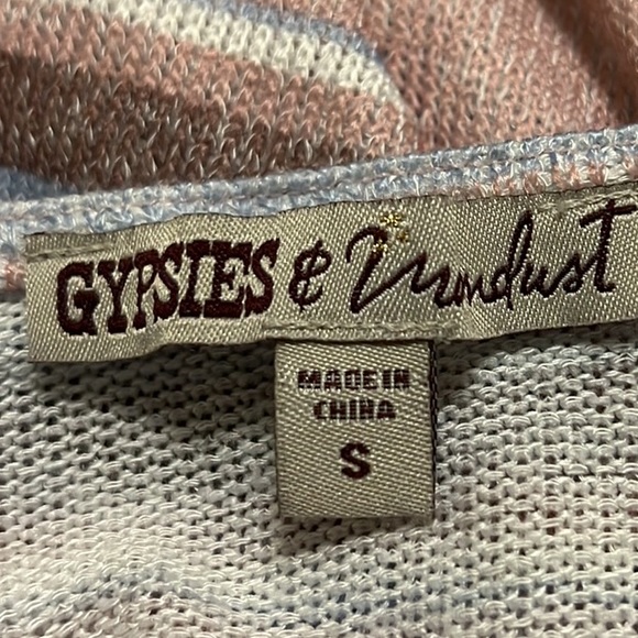 Gypsies & Moondust, Short Wide Sleeves, Knot Hem Top, Multi Colors, Small - Picture 3 of 5